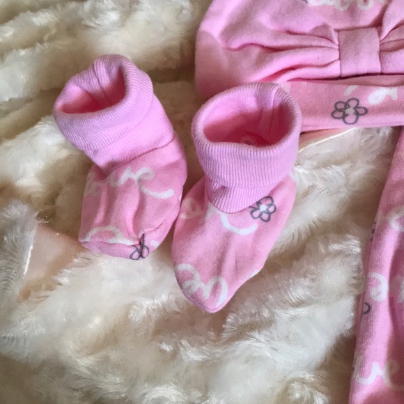 6 Piece Baby Preemie Girl Pink Love Set - Picture 8 of 8